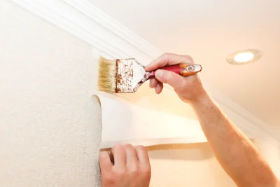 Pose de papier peint à Ménil-Froger — revêtements muraux et toiles de verre